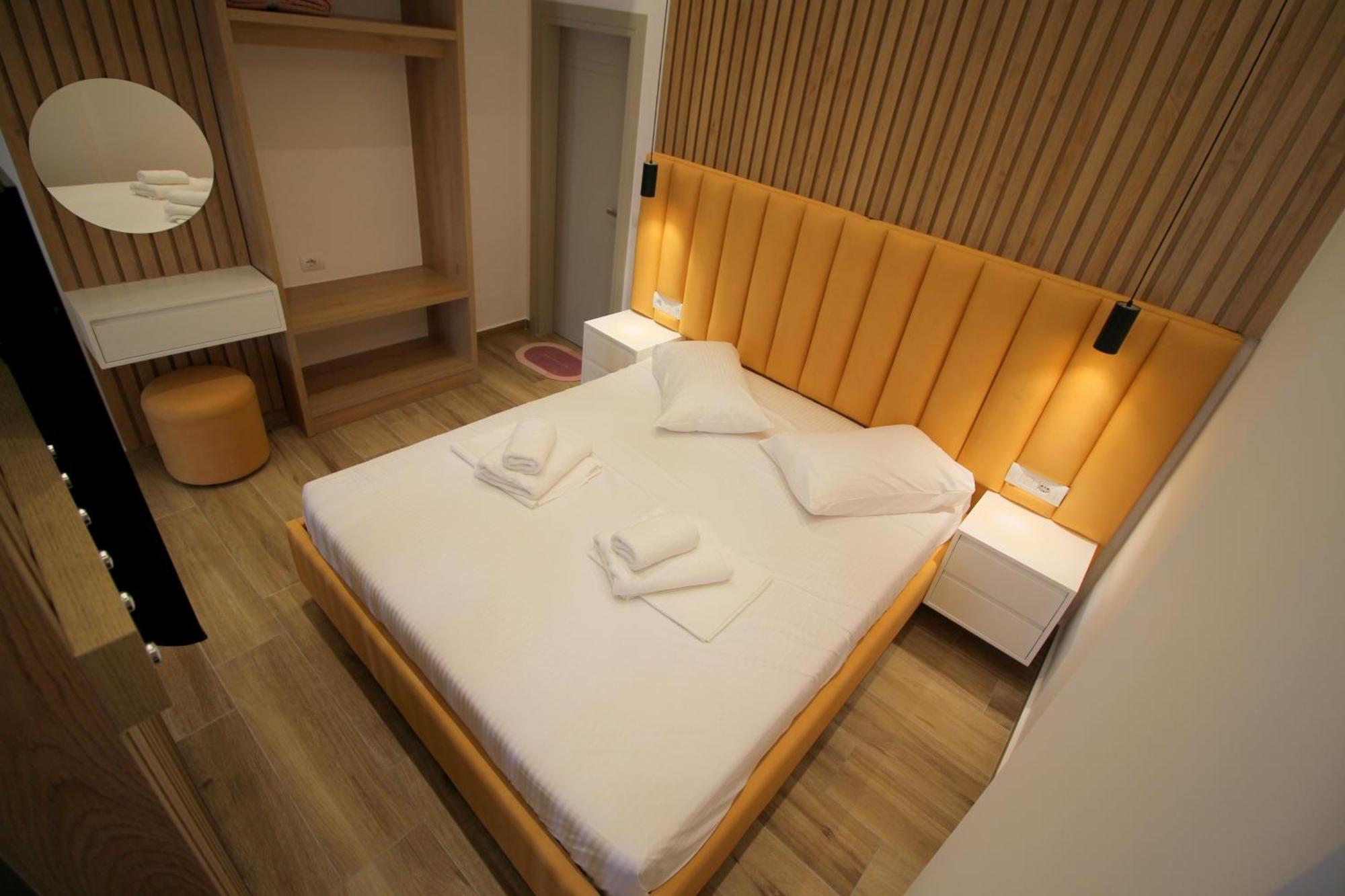 Alis Apartments Sarandë Esterno foto