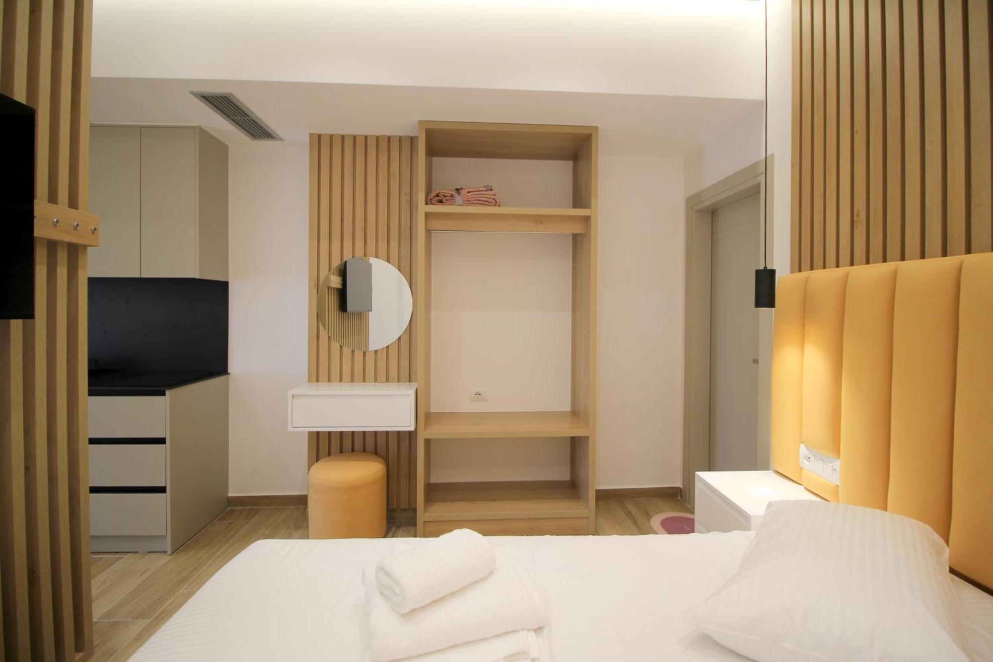 Alis Apartments Sarandë Esterno foto