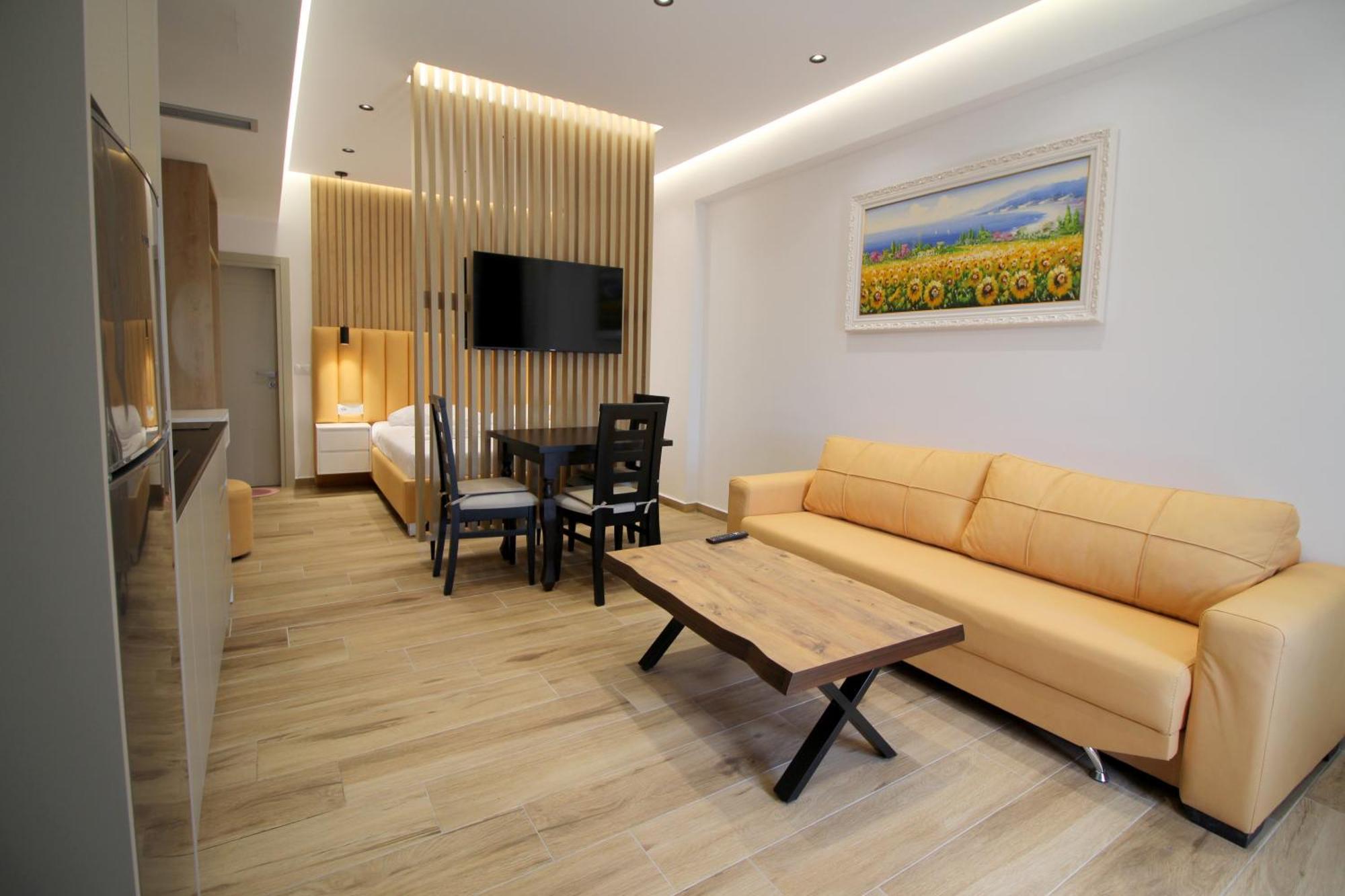 Alis Apartments Sarandë Esterno foto