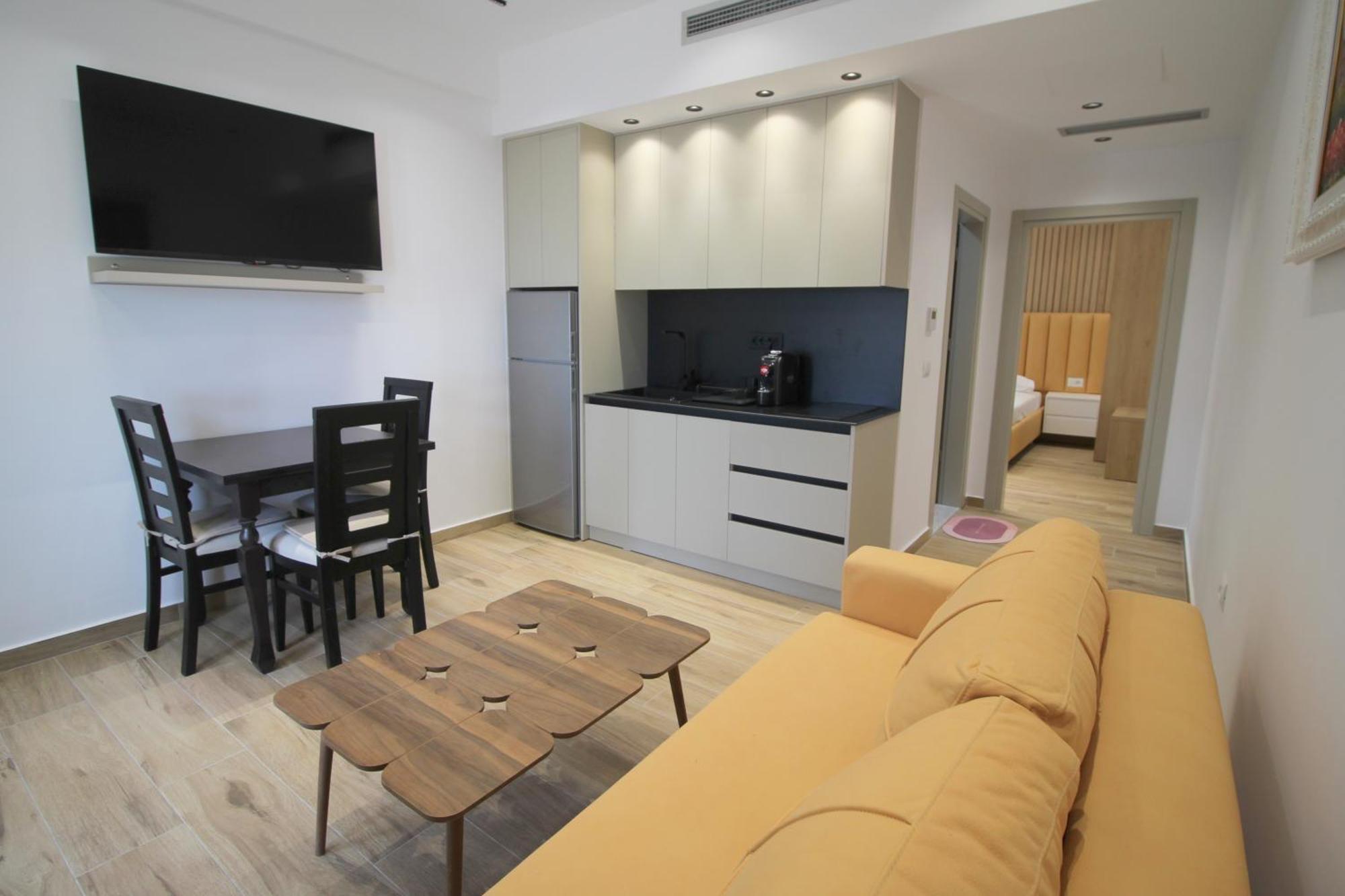 Alis Apartments Sarandë Esterno foto
